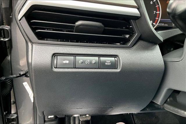 Used 2025 Nissan Altima 2.5 SV image 14