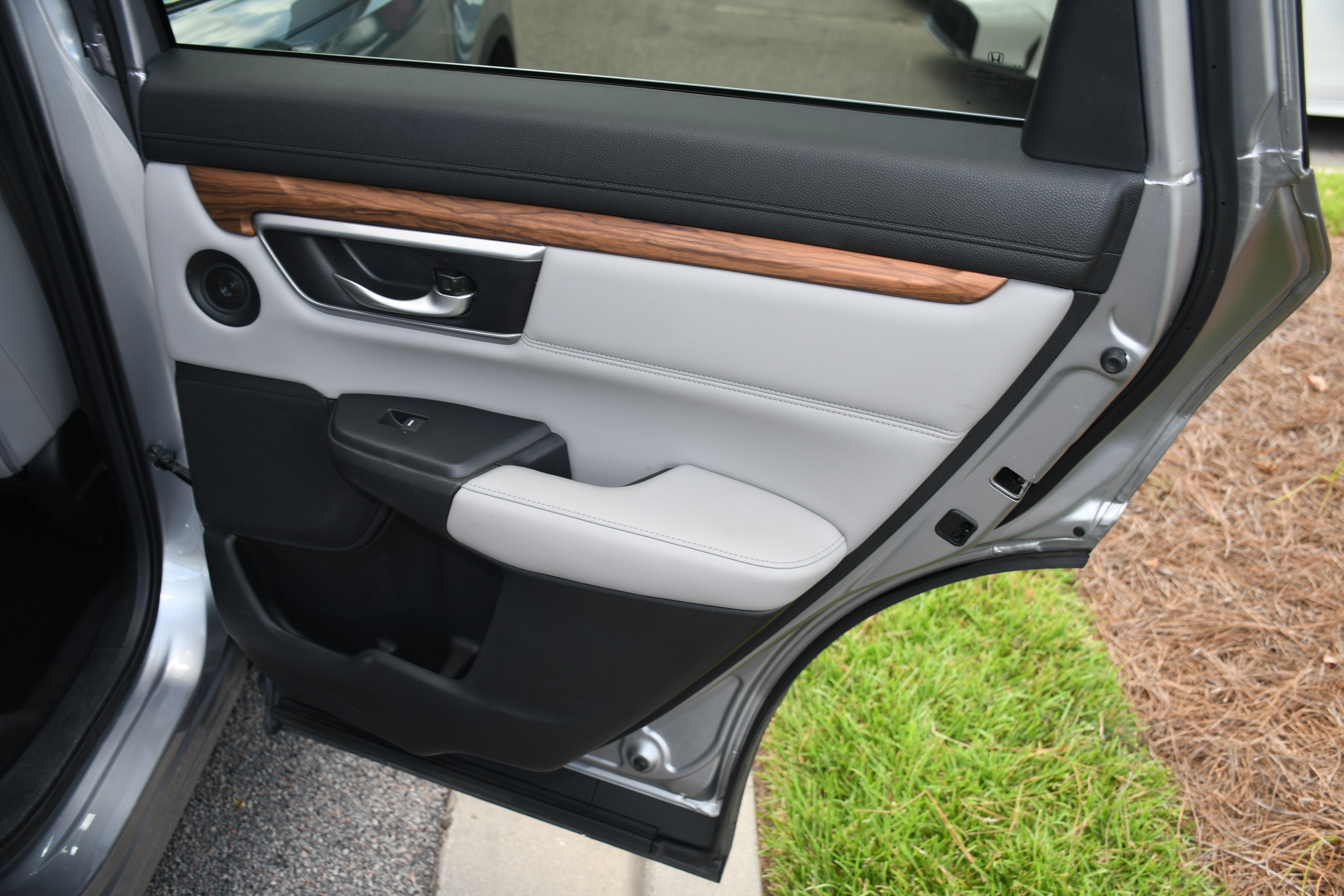 Used 2017 Honda CR-V Touring image 22