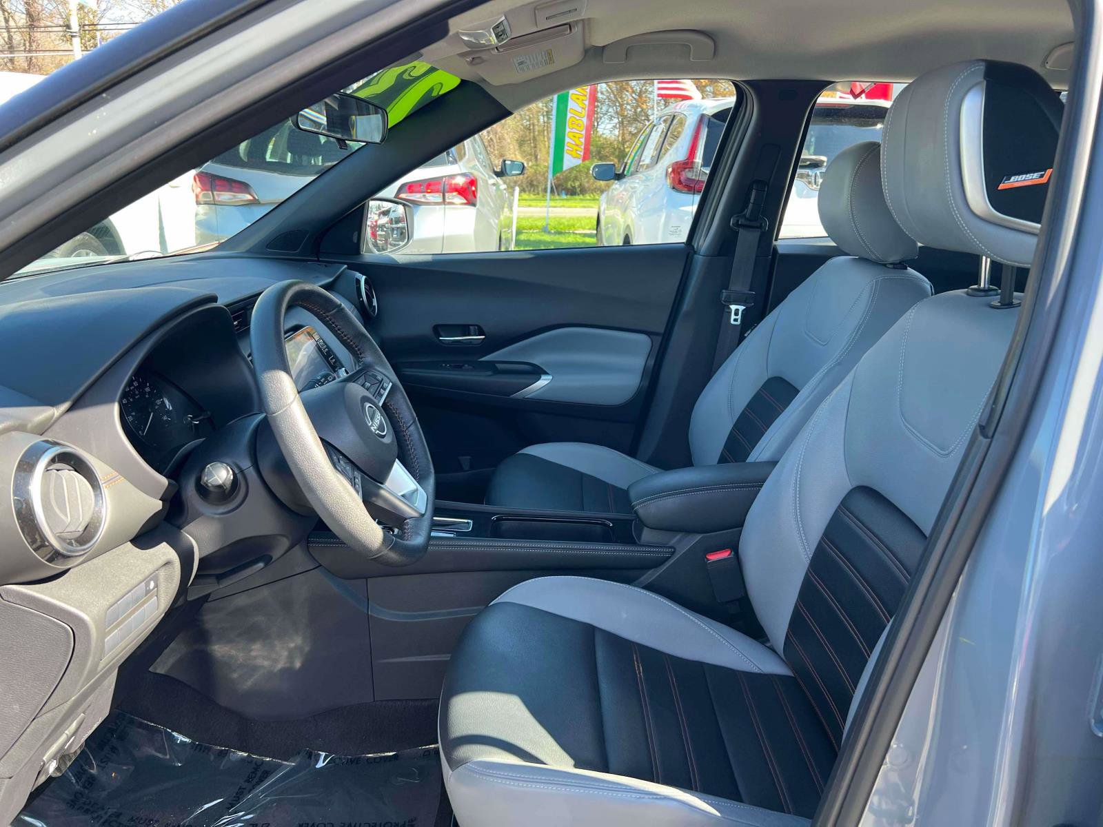 Used 2023 Nissan Kicks SR w/ SR Premium Package FWD image 18