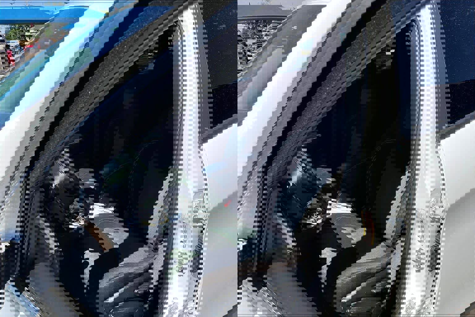 Used 2017 Jeep Cherokee Sport image 9