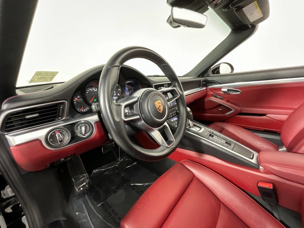 Used 2019 Porsche 911 Targa 4 AWD/4WD image 16