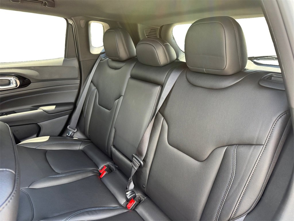 New 2025 Jeep Compass Limited w/ Sun & Sound Group image 13