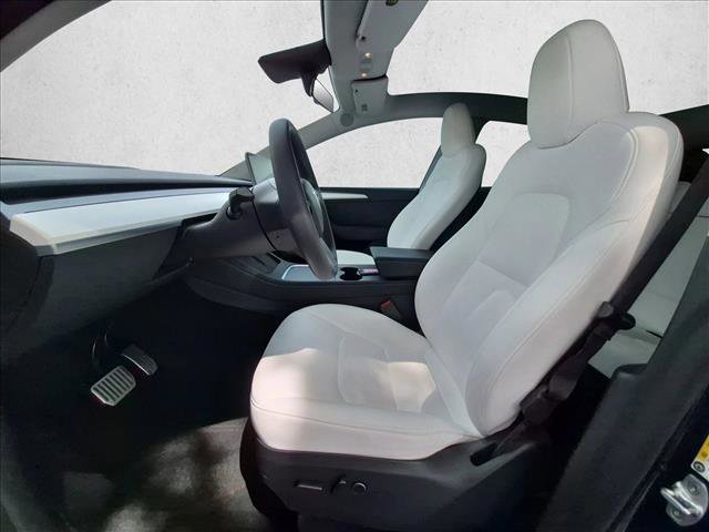 Used 2023 Tesla Model Y Long Range image 16