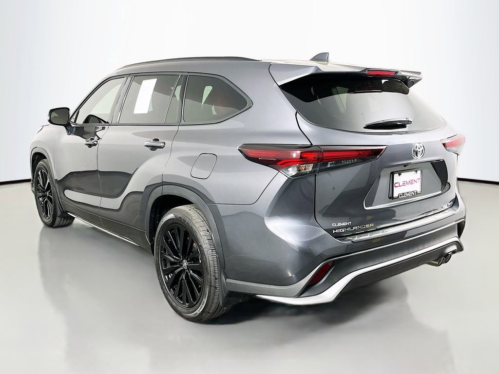 Used 2025 Toyota Highlander Limited AWD/4WD image 9