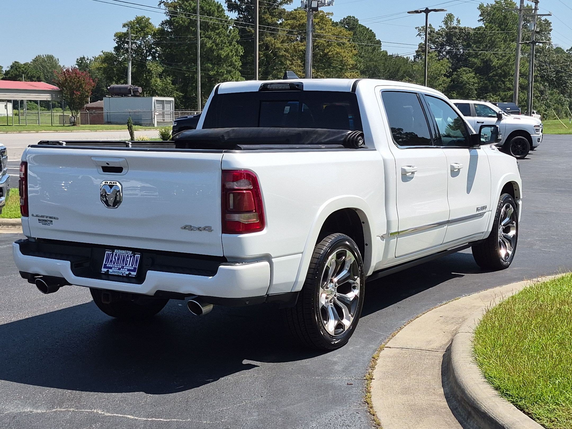 Used 2023 RAM 1500 Limited AWD/4WD image 5
