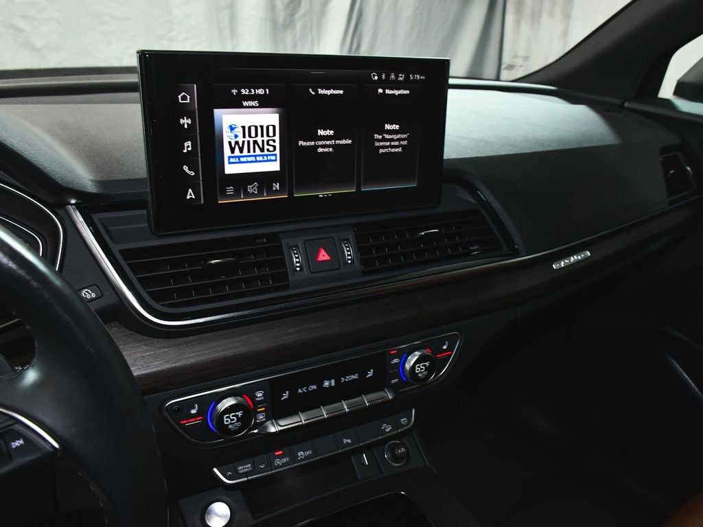 Used 2023 Audi Q5 2.0T Premium w/ Convenience Package AWD/4WD image 38