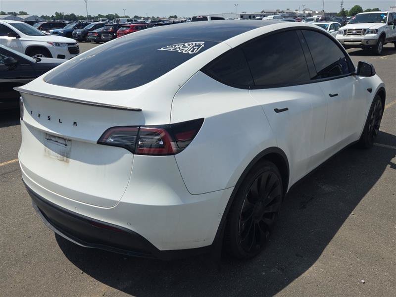 Used 2022 Tesla Model Y Performance AWD/4WD image 9