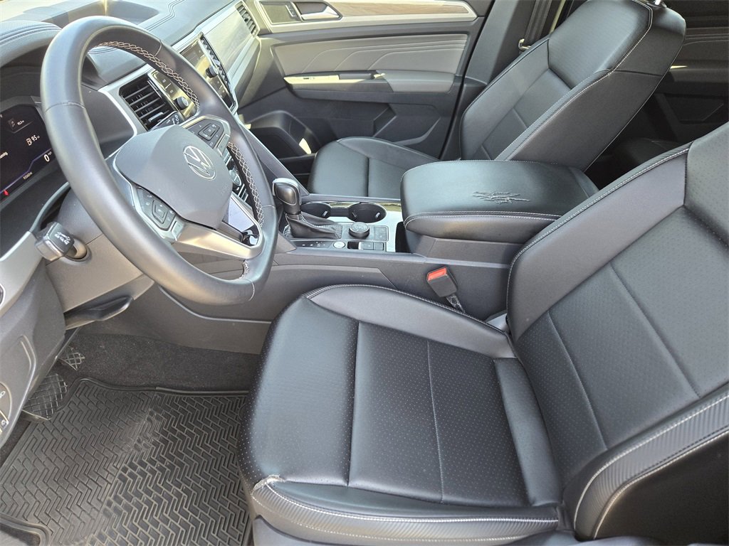 Used 2022 Volkswagen Atlas Cross Sport SE image 15