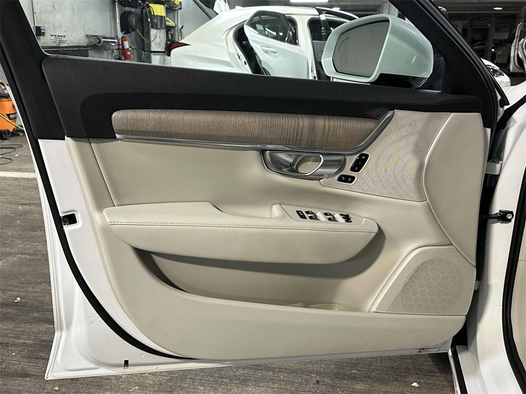 Used 2023 Volvo S90 B6 Plus w/ Protection Package Premier image 11