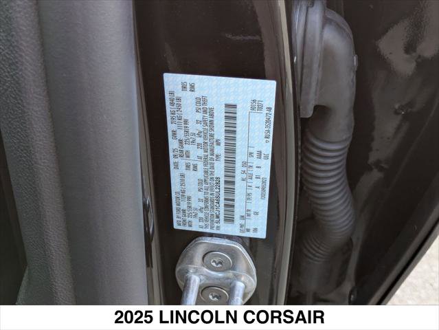 New 2025 Lincoln Corsair Premiere w/ Equipment Group 101A image 15