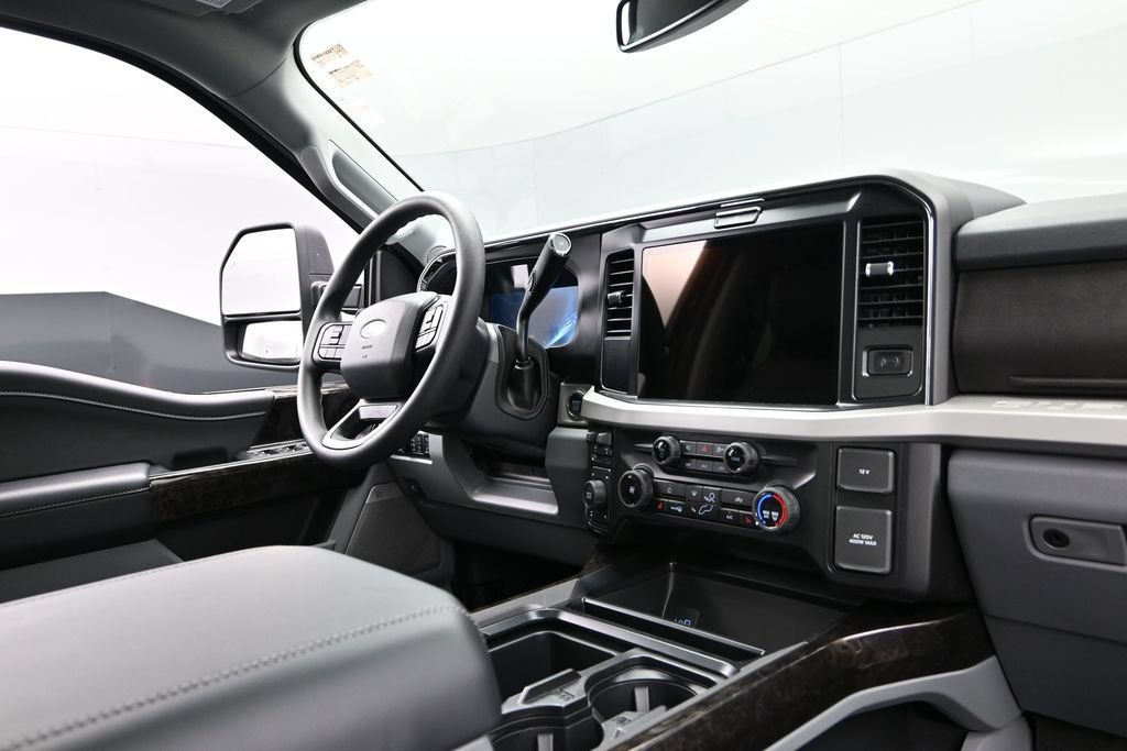 New 2026 Ford F250 XLT w/ XLT Premium Package AWD/4WD image 12