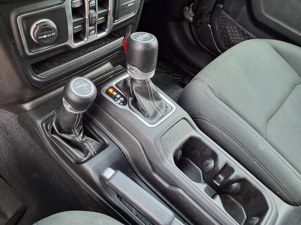 Used 2019 Jeep Wrangler Unlimited Sahara image 27