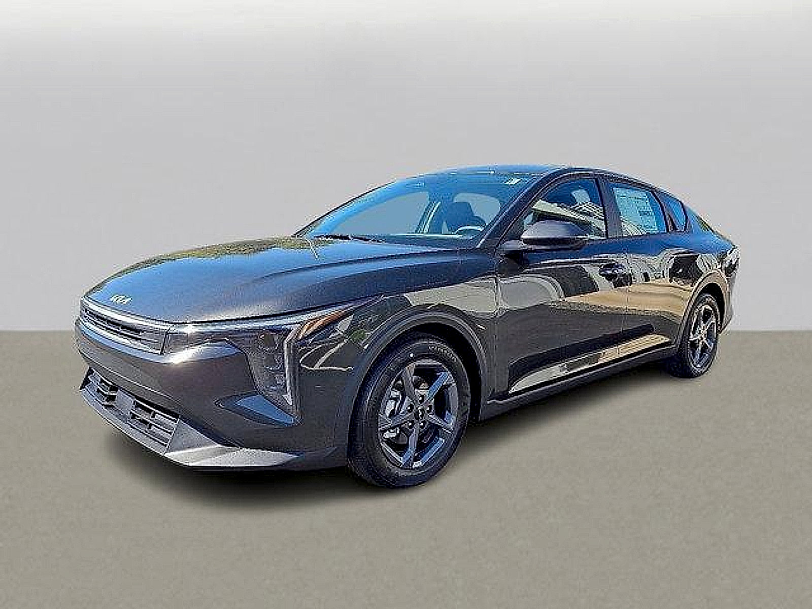 New 2025 Kia K4 LXS image 2