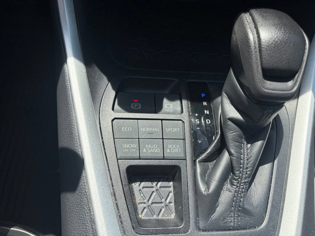 Used 2021 Toyota RAV4 XLE w/ Convenience Package AWD/4WD image 27