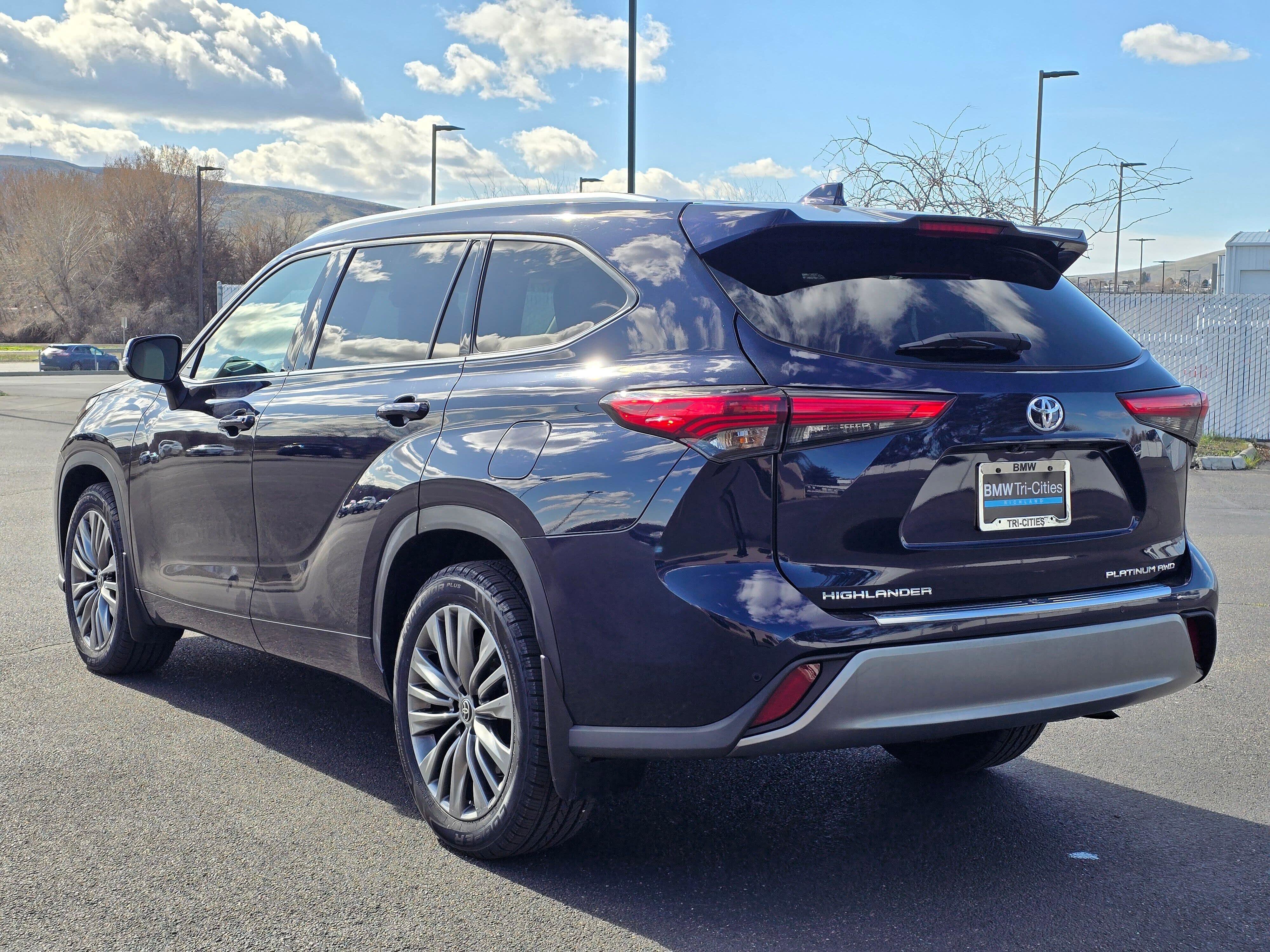 Used 2020 Toyota Highlander Platinum image 4