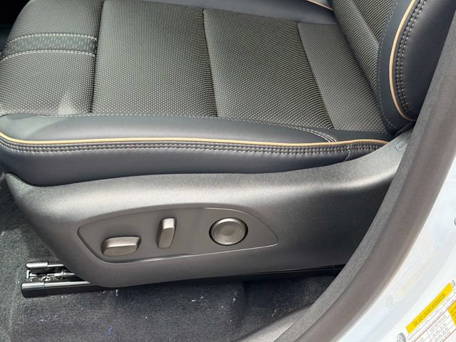 New 2026 Chevrolet Traverse High Country w/ LPO, Floor Liner Package AWD/4WD image 24