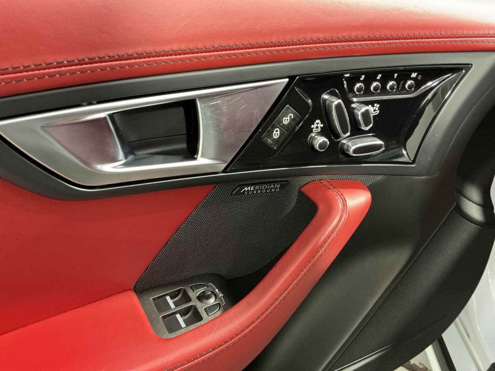 Used 2016 Jaguar F-TYPE S RWD image 16