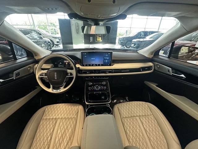 Certified 2022 Lincoln Nautilus Black Label w/ Cargo Utility Package AWD/4WD image 3