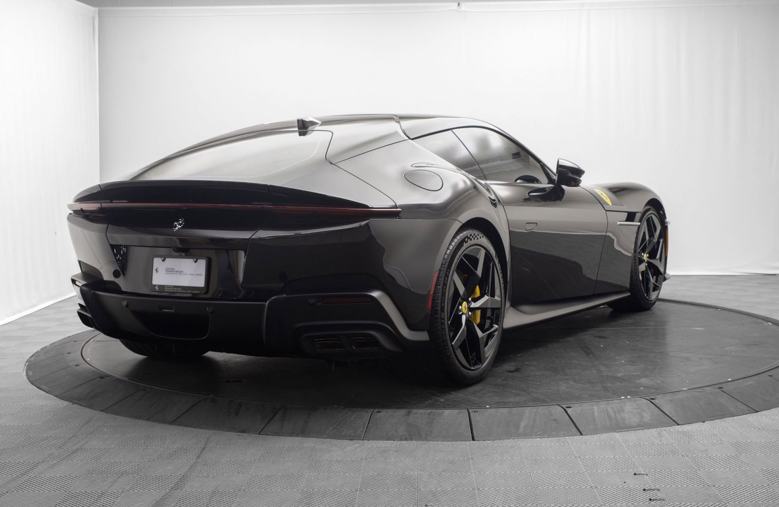 Used 2025 Ferrari 12Cilindri RWD image 3