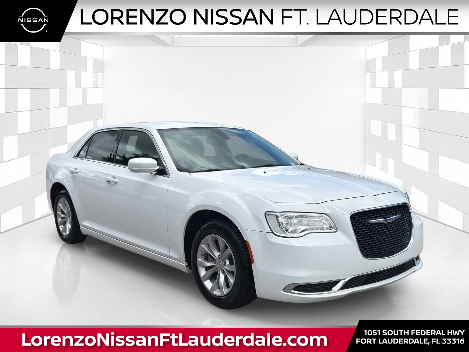 Used 2023 Chrysler 300 Touring RWD image 1