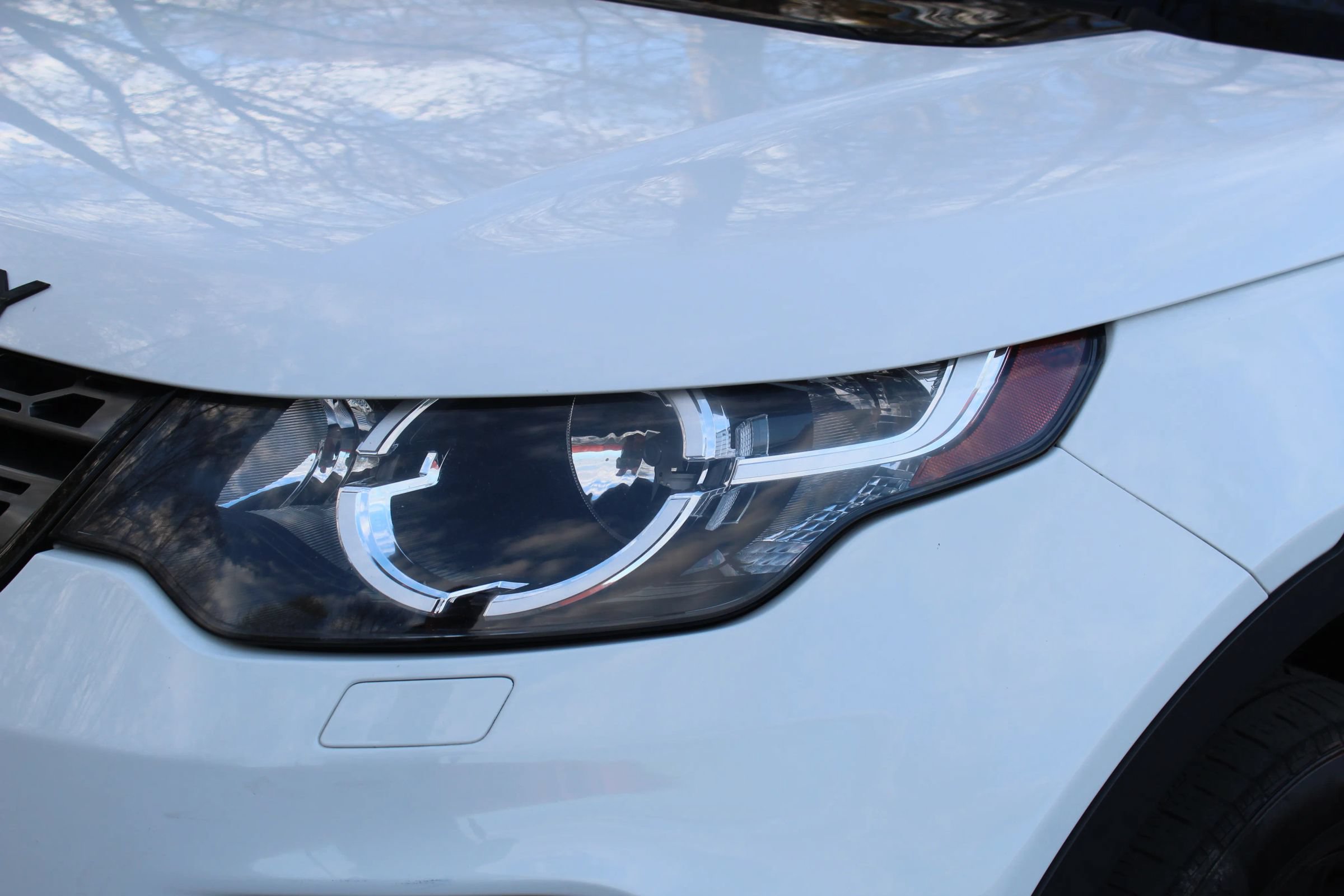 Used 2017 Land Rover Discovery Sport SE AWD/4WD image 32
