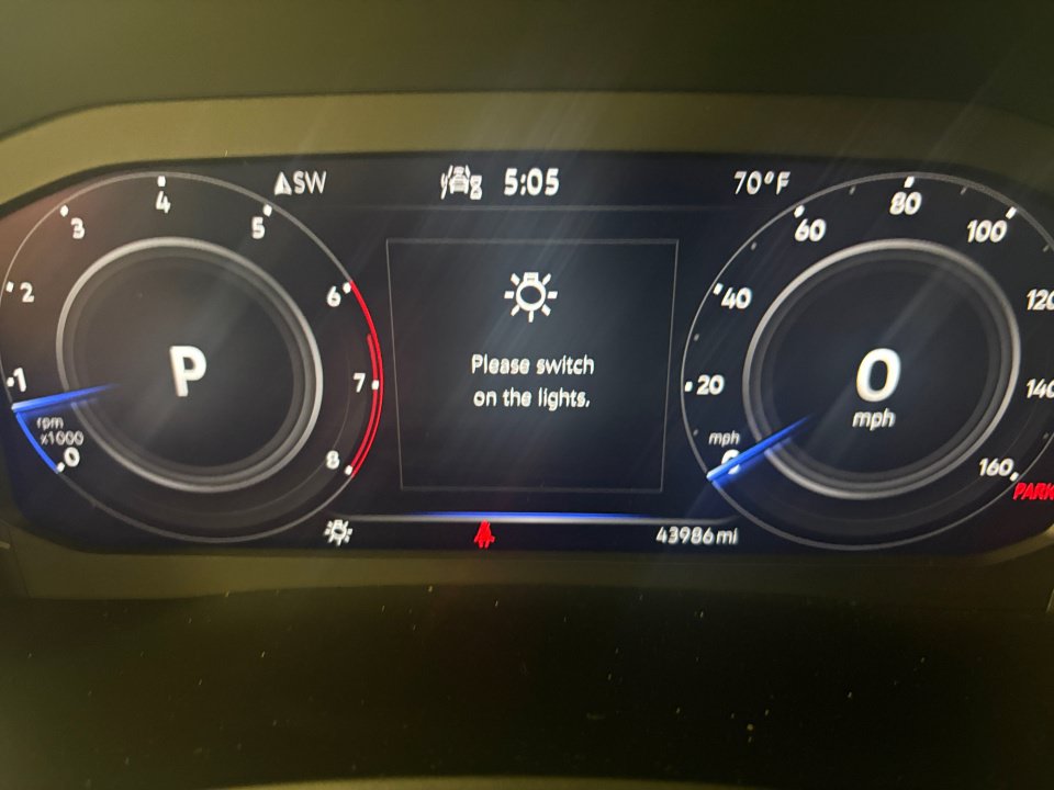Certified 2023 Volkswagen Atlas SE w/ Black Wheel Package FWD image 11