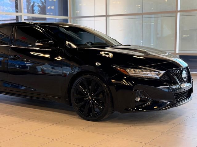 Used 2023 Nissan Maxima SR w/ Sport Mat Group FWD image 5