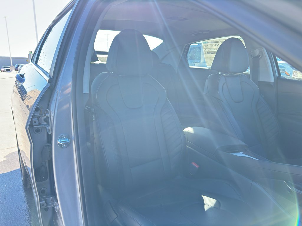 New 2025 Hyundai Elantra Limited image 33