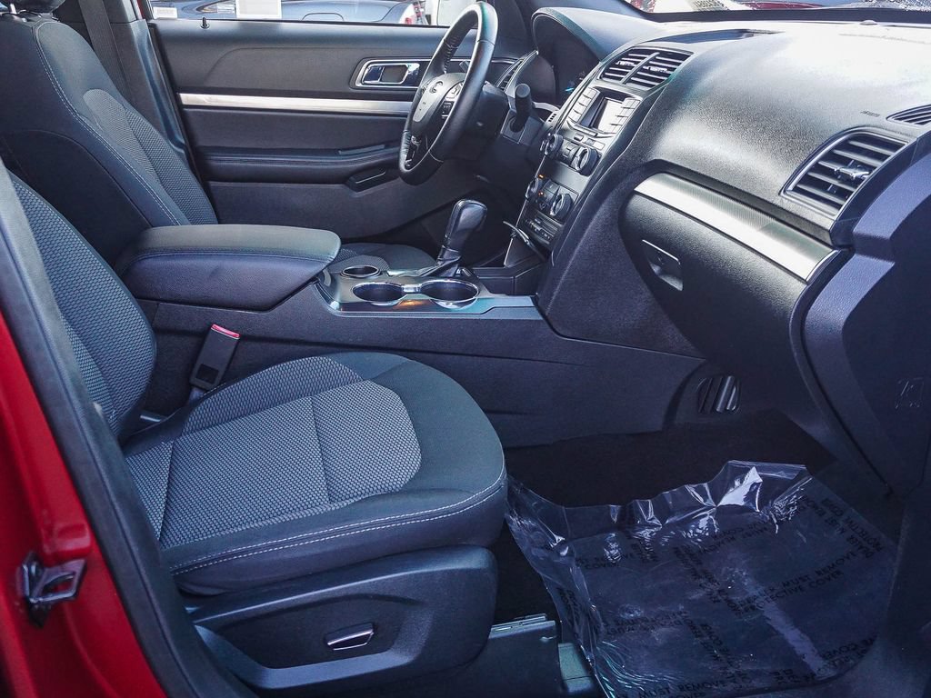 Used 2018 Ford Explorer XLT FWD image 13