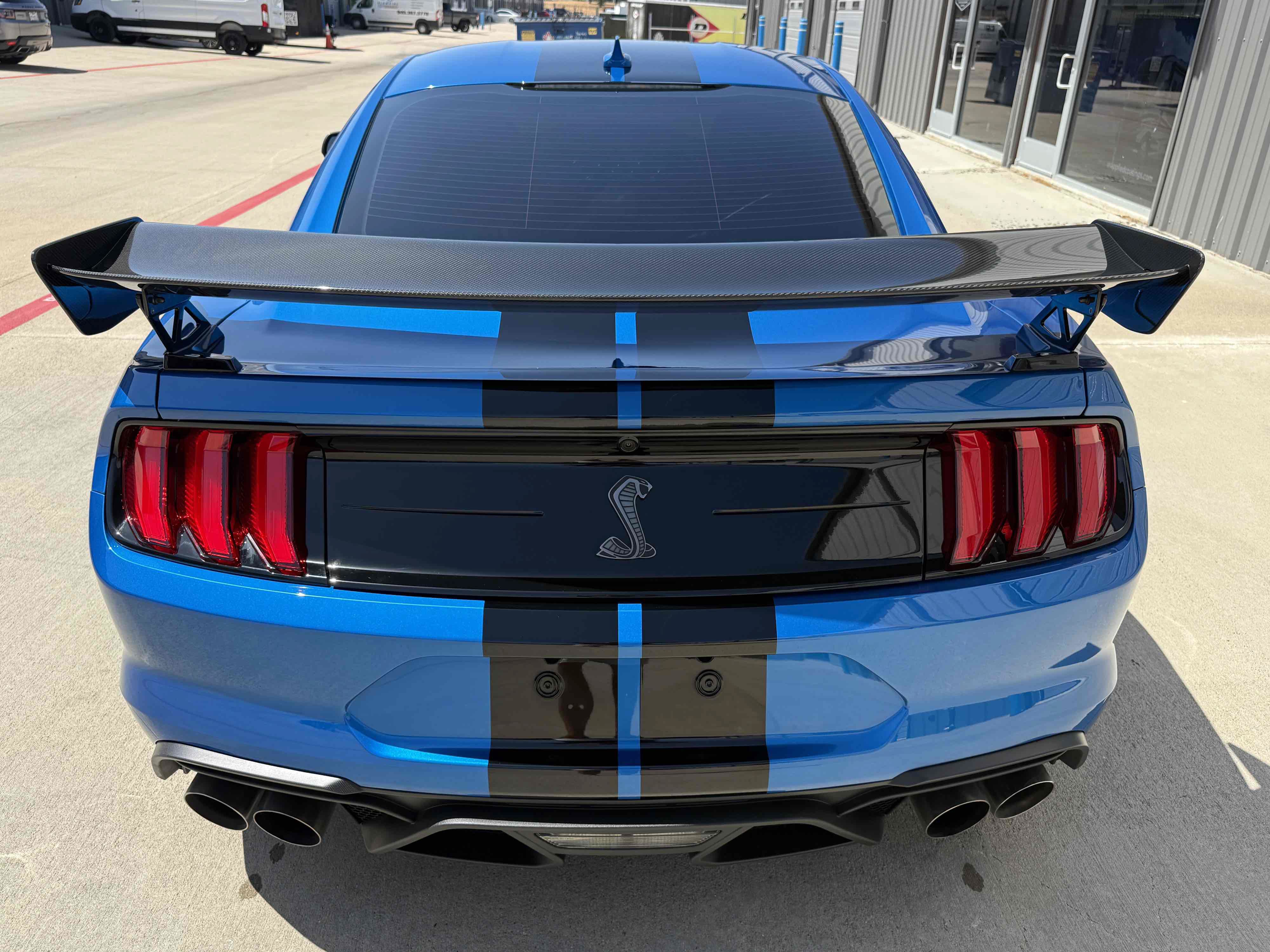 Used 2021 Ford Mustang Shelby GT500 w/ Carbon Fiber Track Pack RWD image 3