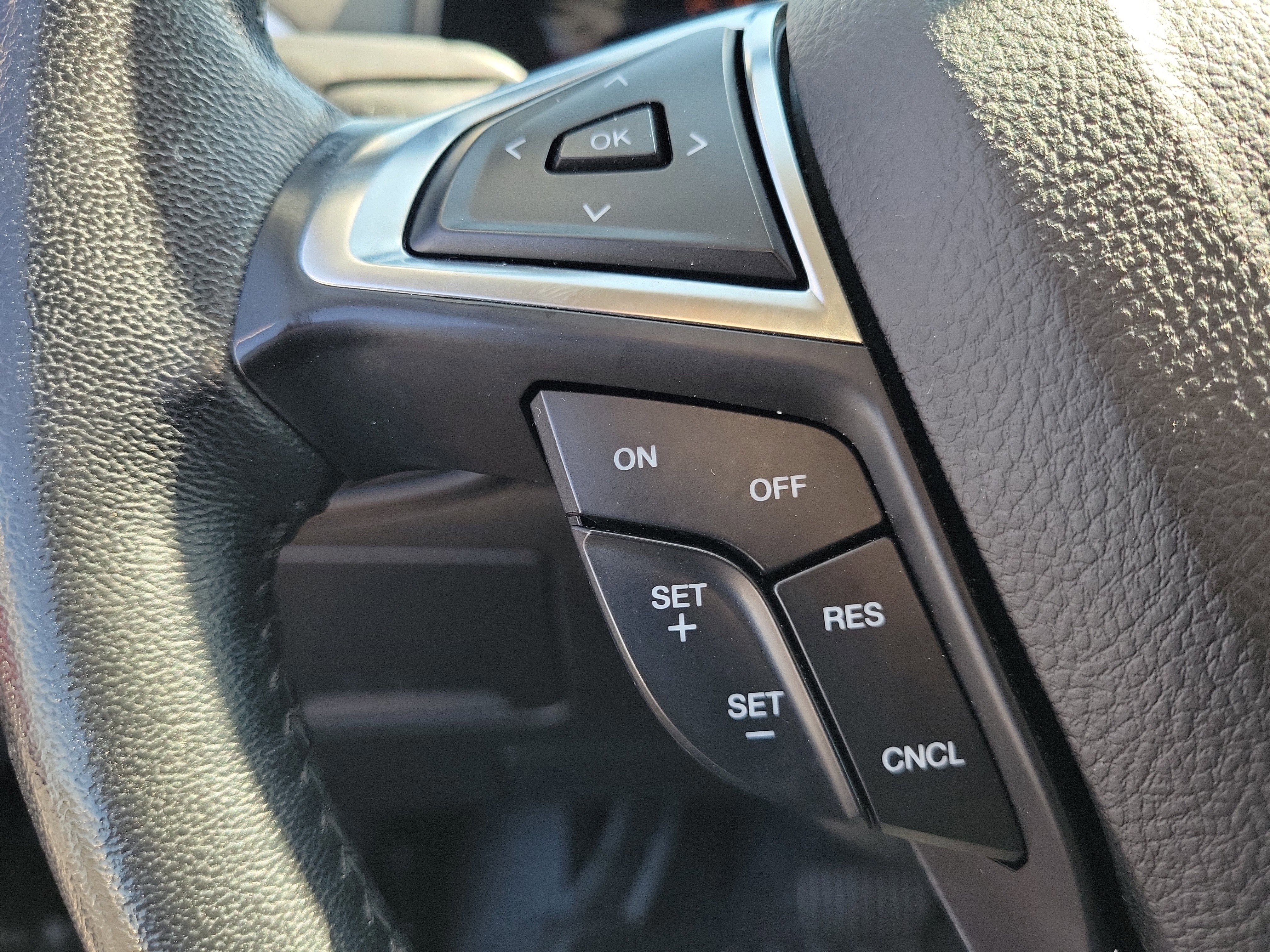 Used 2023 Ford Edge Titanium image 27