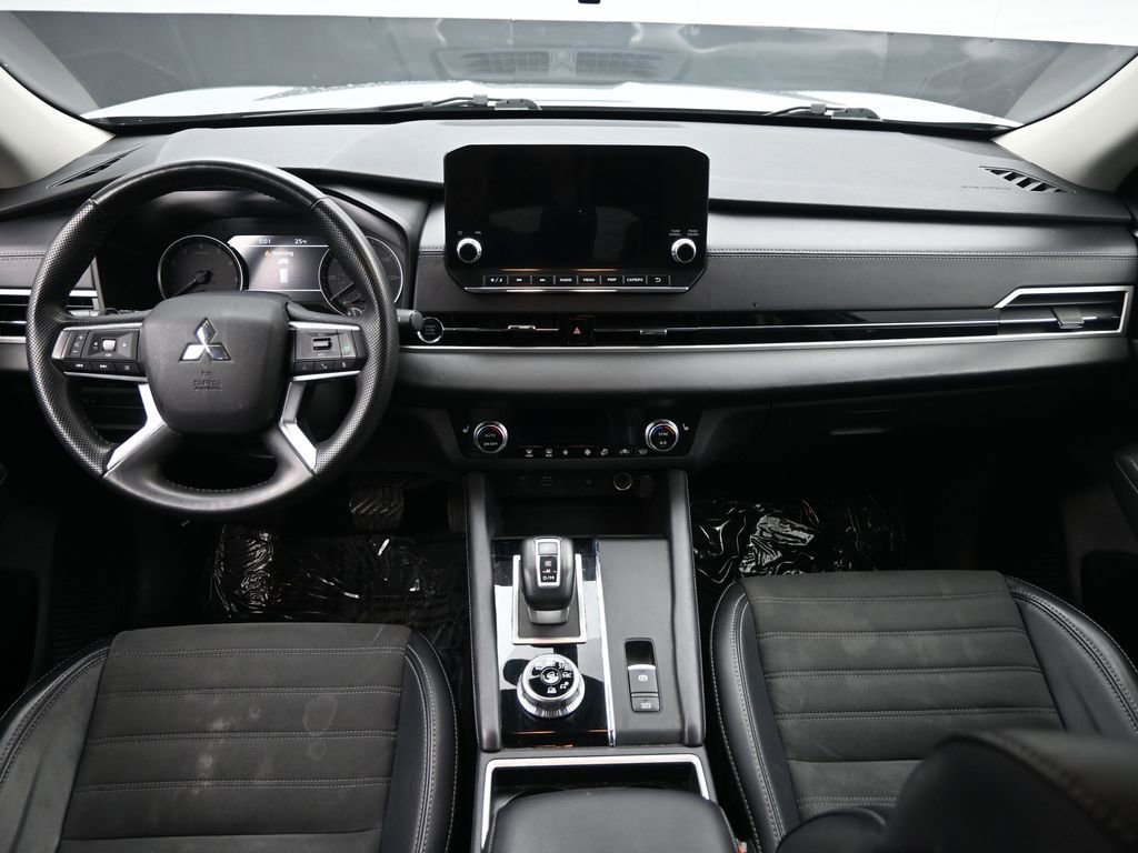Used 2024 Mitsubishi Outlander SE image 25