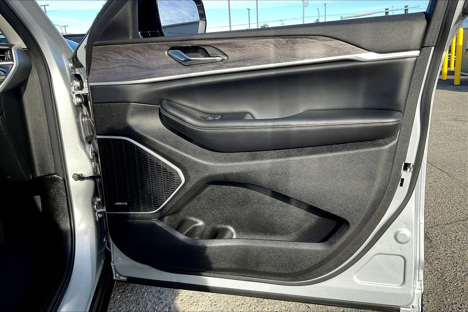 Used 2024 Jeep Grand Cherokee Limited 4xe image 24