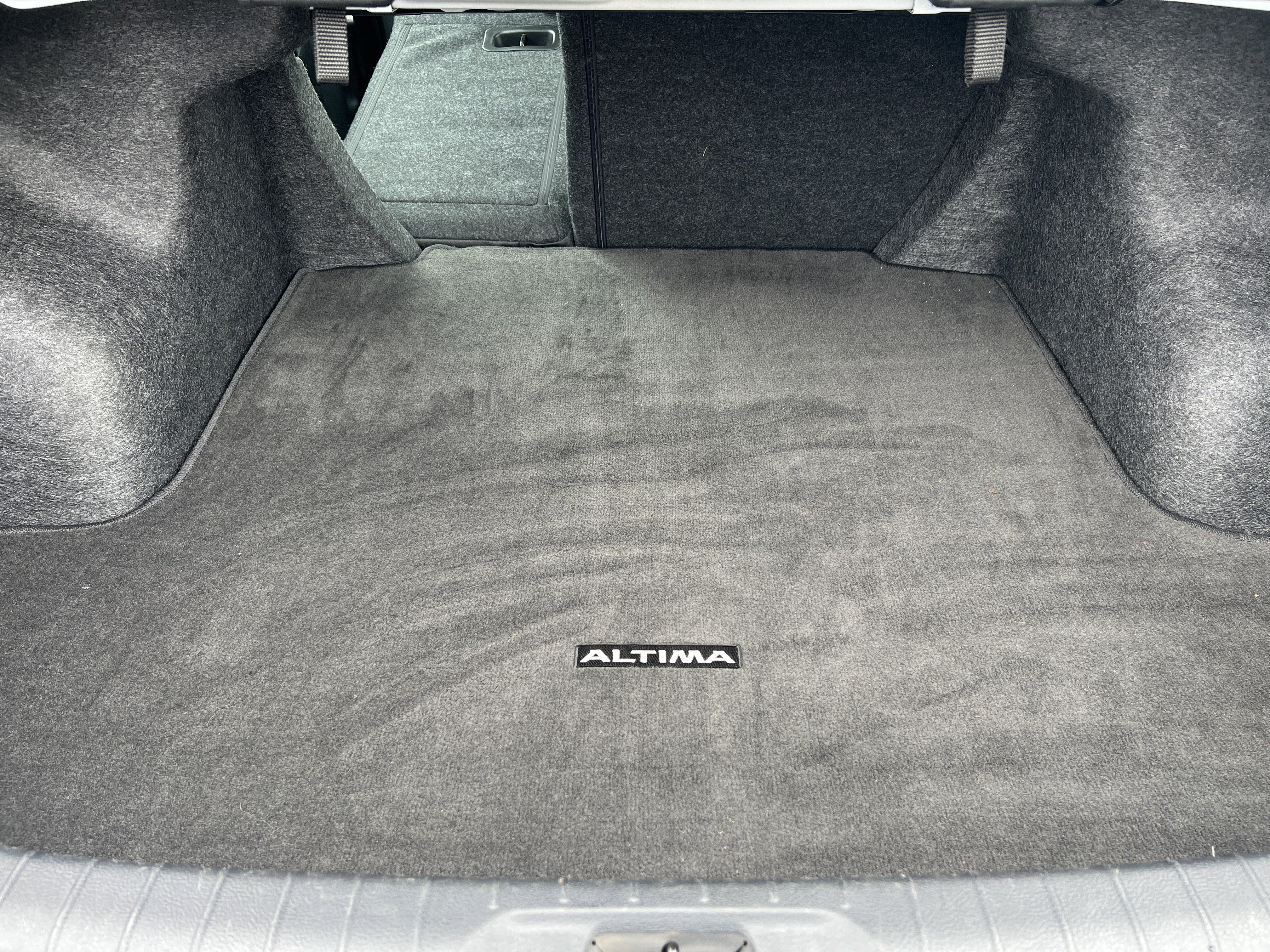 Used 2025 Nissan Altima 2.5 SV FWD image 18