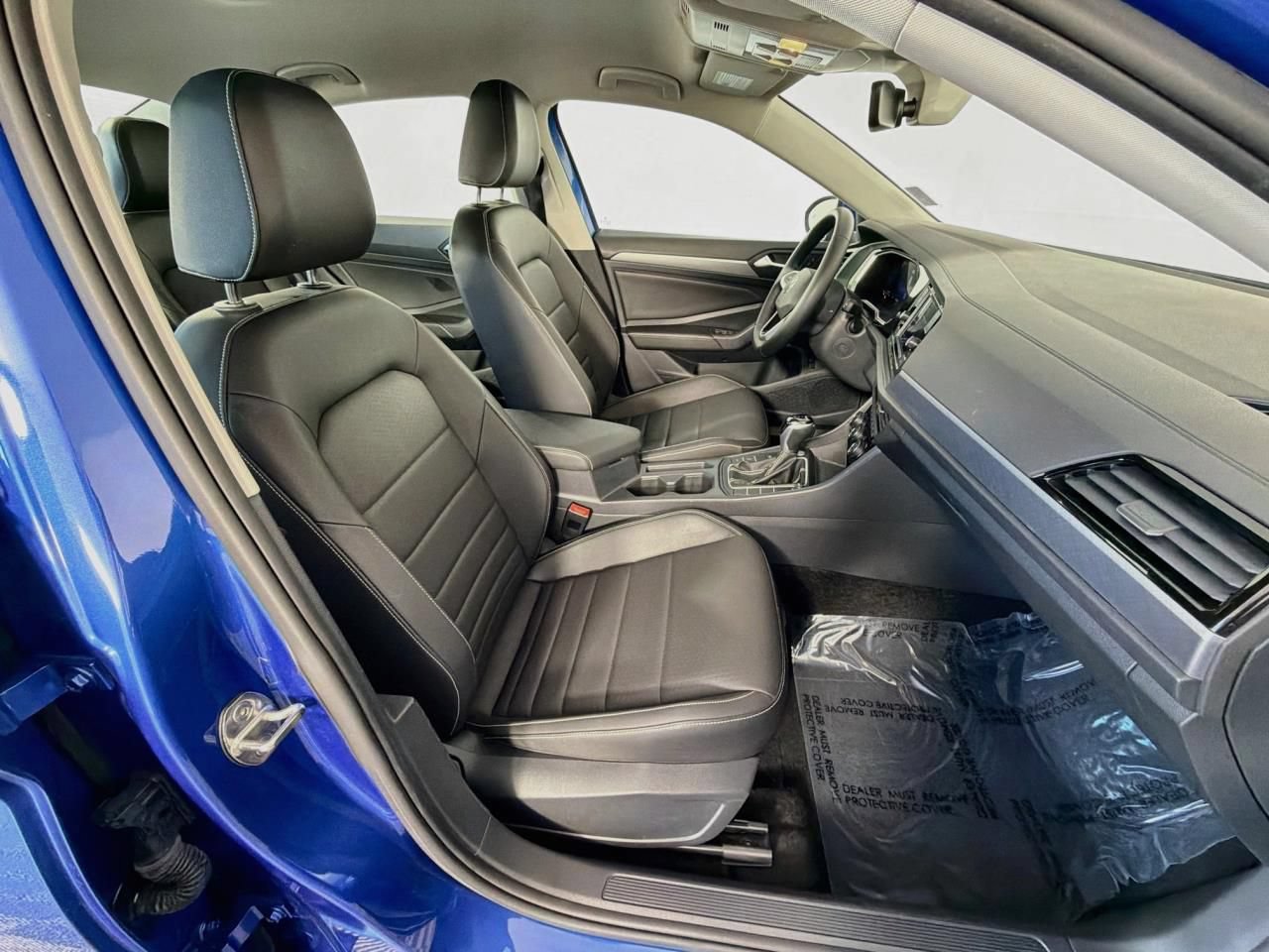 Used 2024 Volkswagen Jetta SE FWD image 34