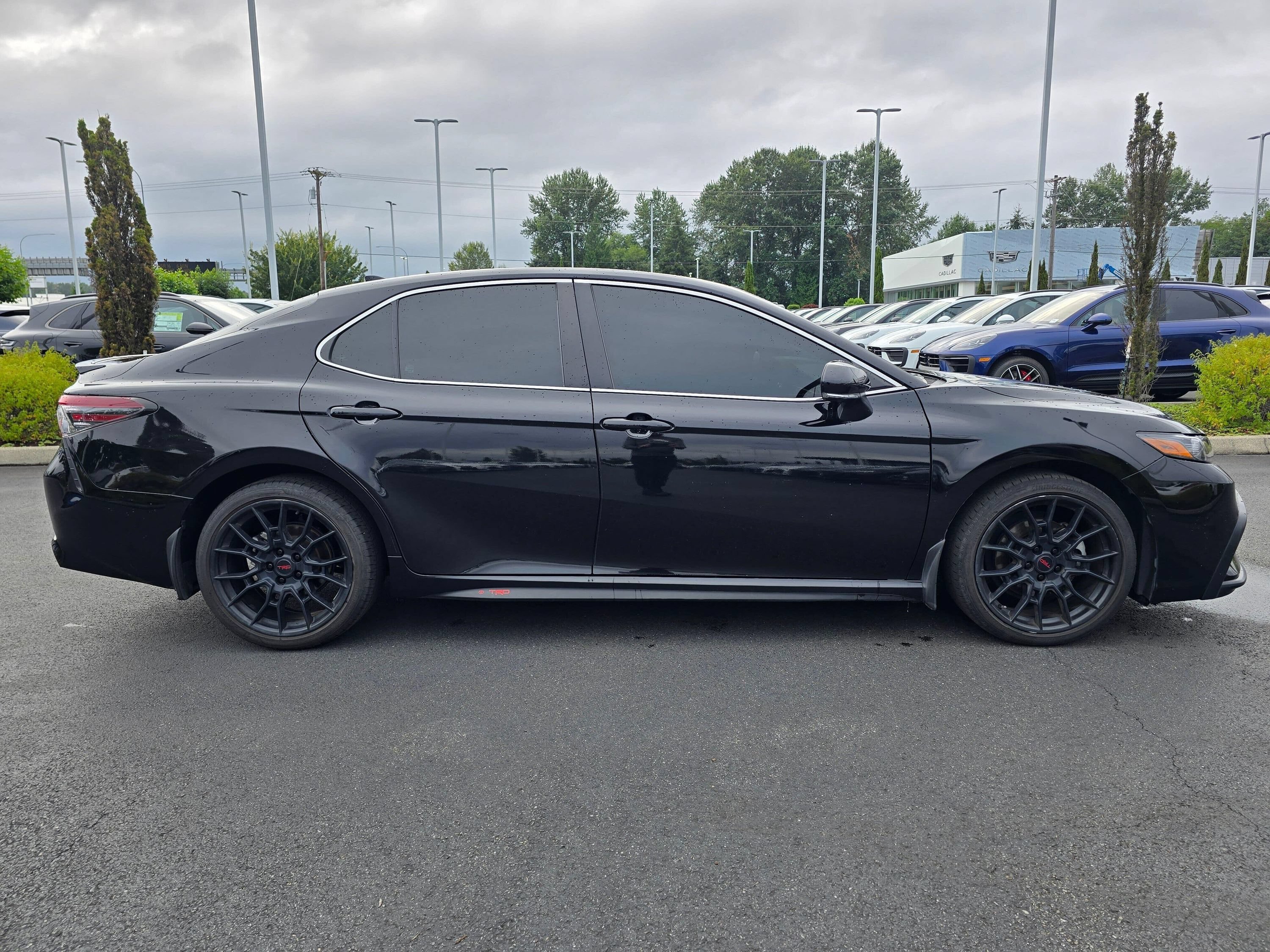 Used 2022 Toyota Camry SE w/ TRD Appearance Package (TMS) FWD image 6
