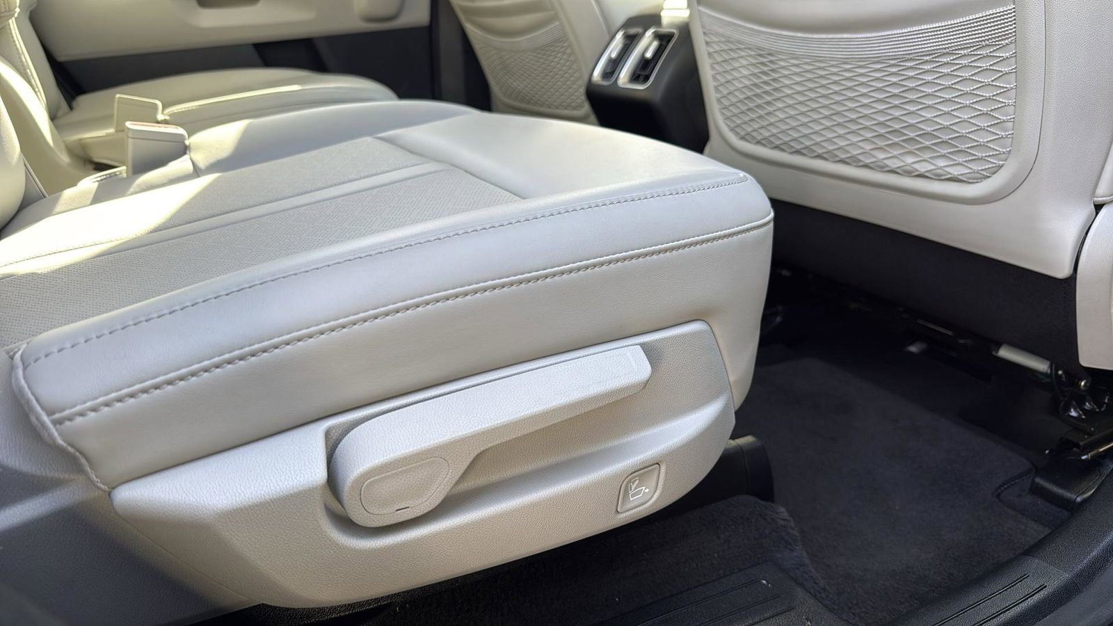 Used 2023 Kia Sorento EX w/ Panoramic Sunroof Package image 27