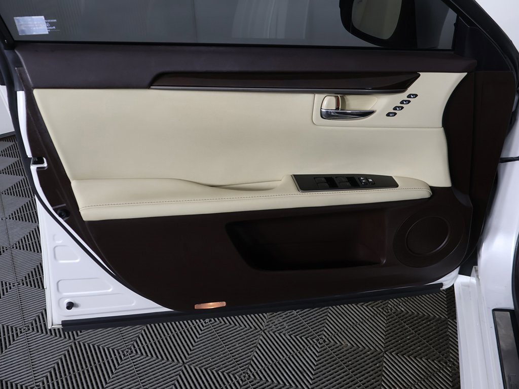 Used 2018 Lexus ES 350 w/ Ultra Luxury Package image 24