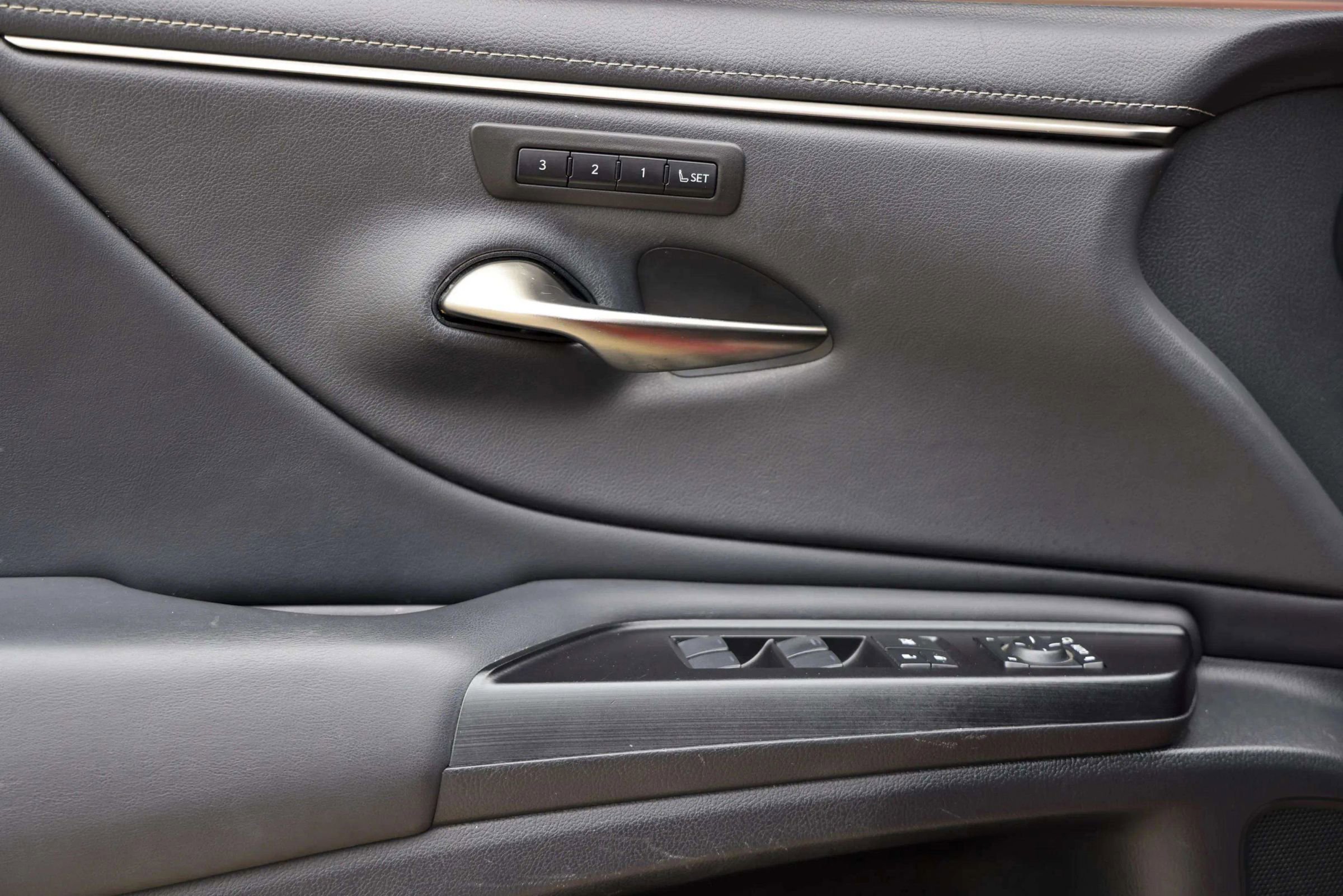 Used 2020 Lexus ES 350 F Sport w/ Accessory Package 2 image 15