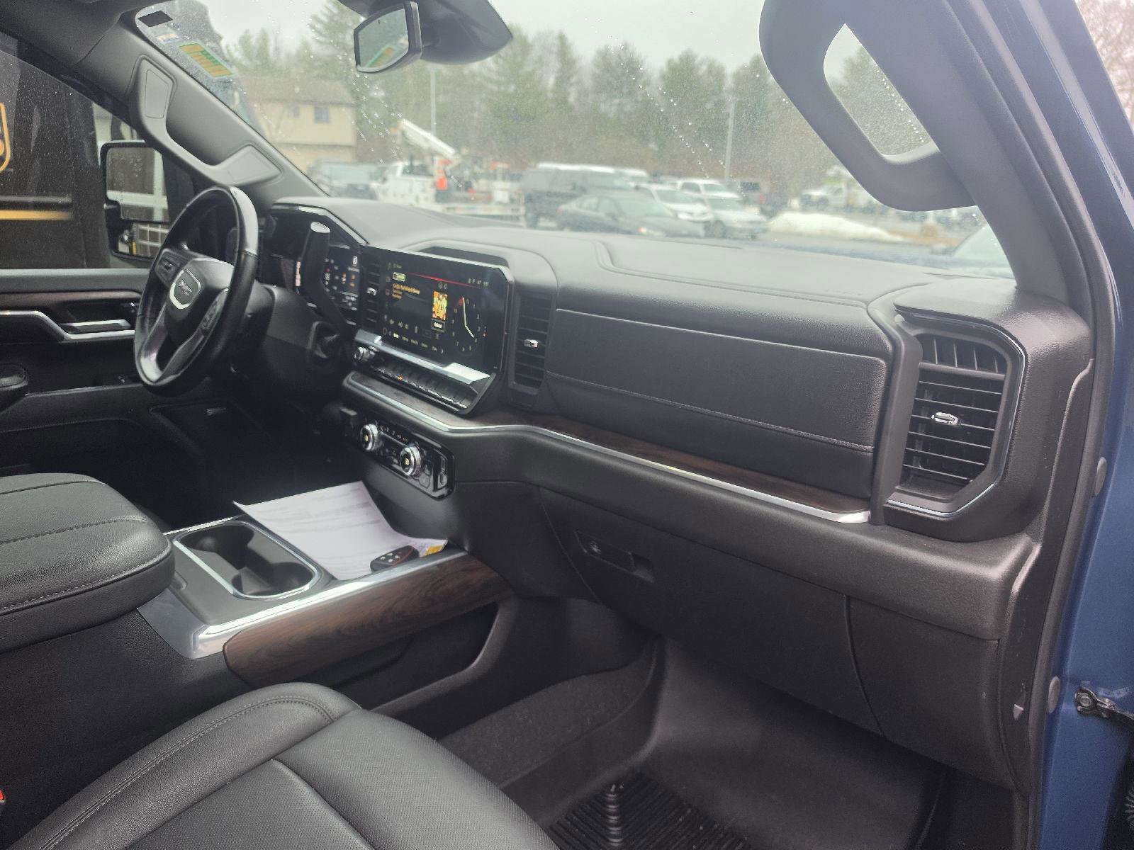 Used 2024 GMC Sierra 2500 SLT w/ SLT Convenience Package image 16