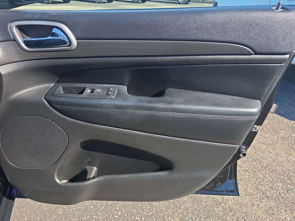 Used 2018 Jeep Grand Cherokee Laredo image 20