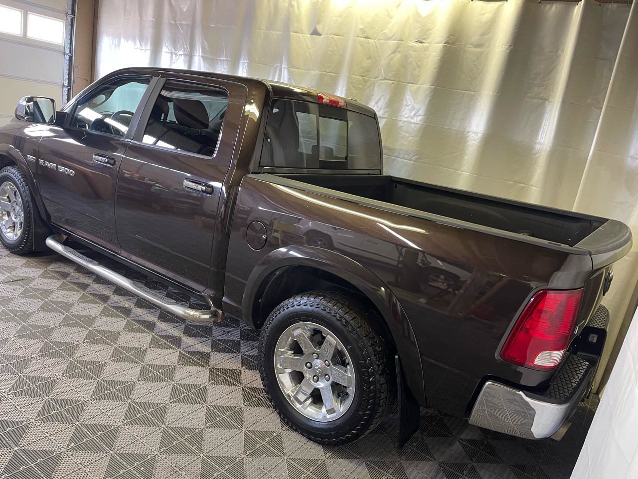 Used 2011 RAM 1500 Laramie AWD/4WD image 4