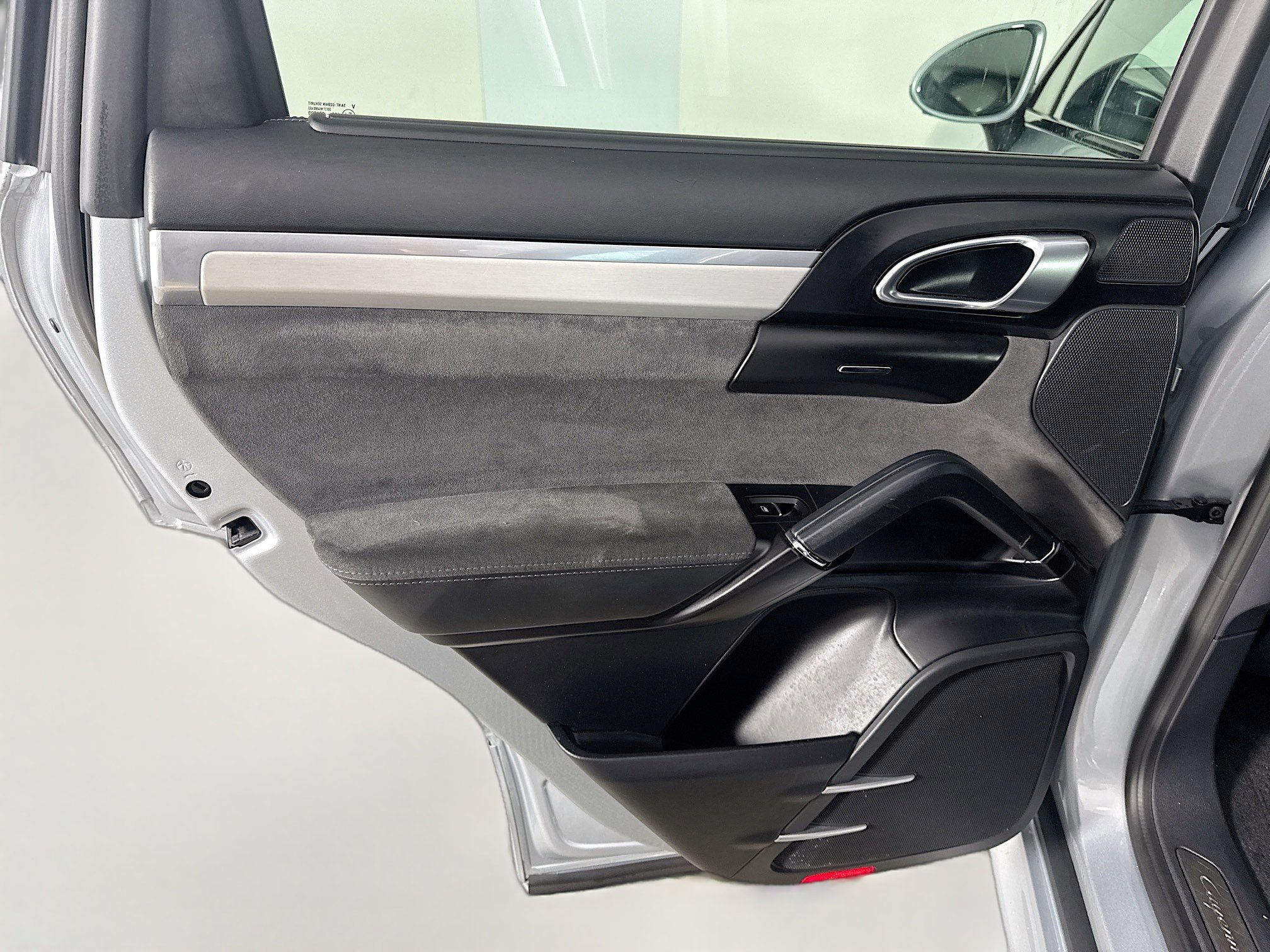 Used 2018 Porsche Cayenne GTS image 25