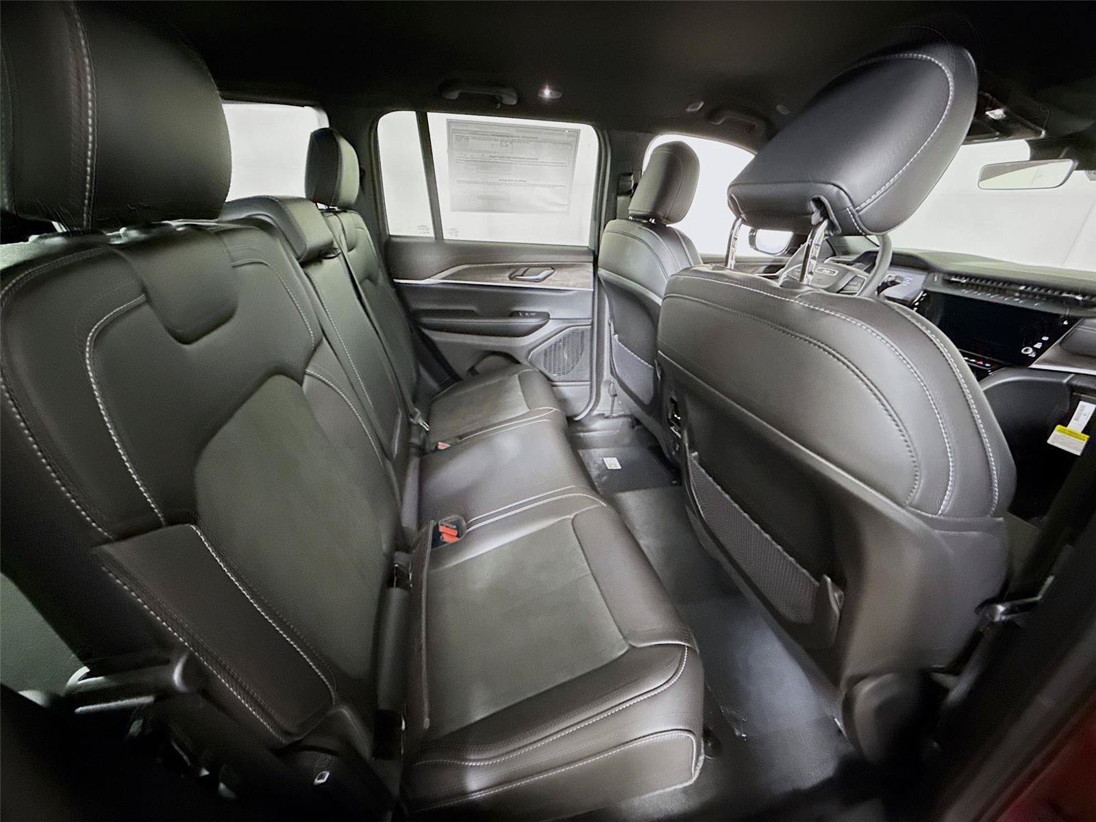 New 2026 Jeep Grand Cherokee Altitude AWD/4WD image 19