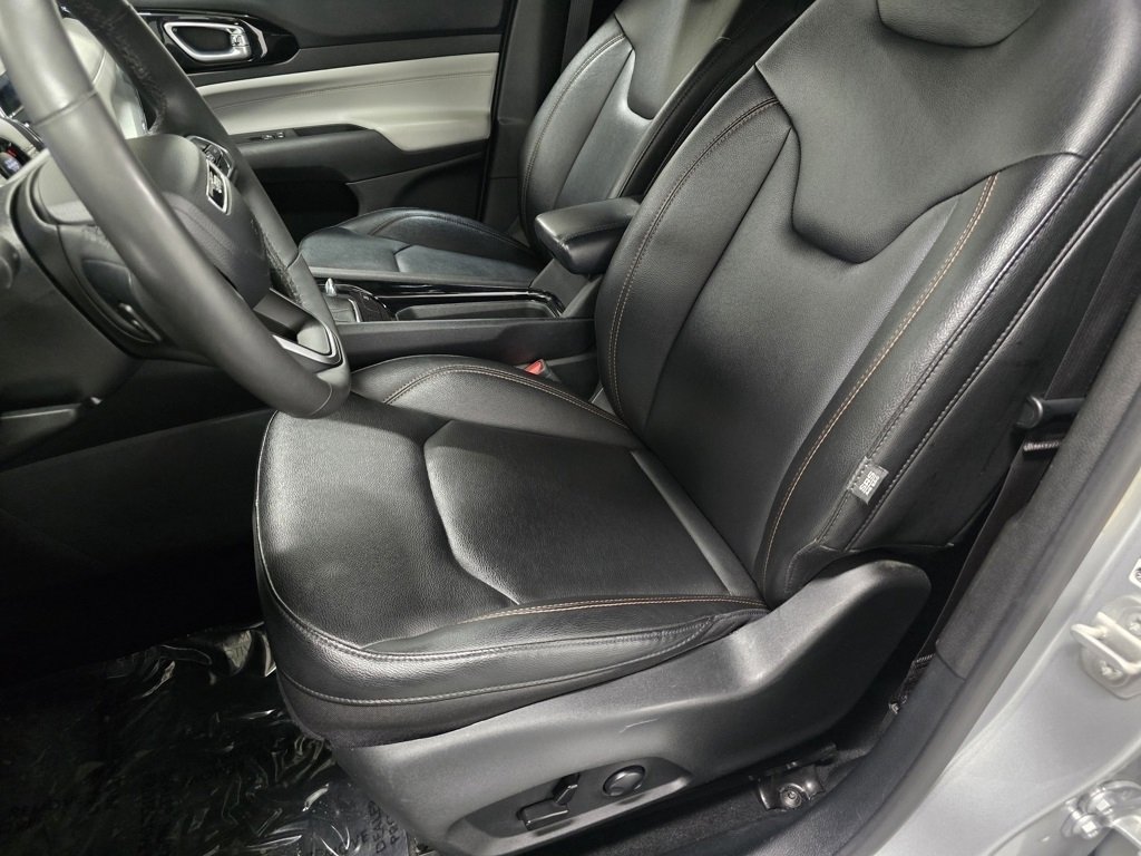 Used 2024 Jeep Compass Limited image 23