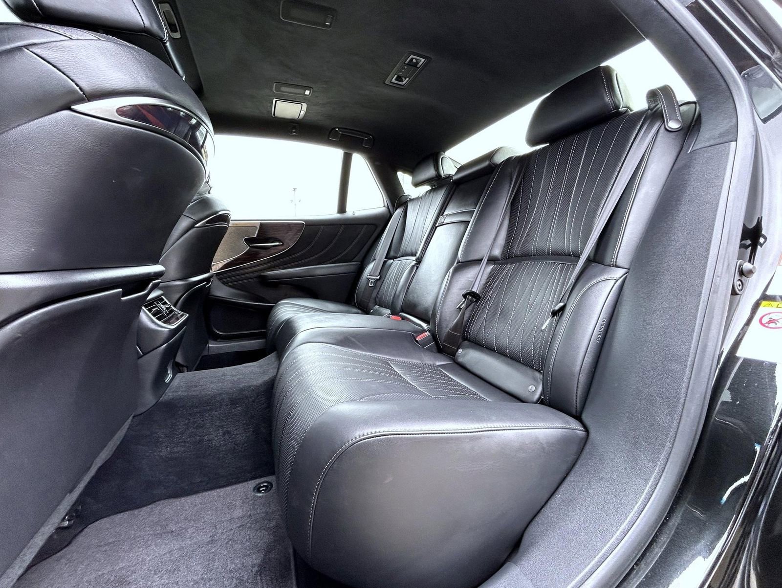 Used 2018 Lexus LS 500 w/ Interior Upgrade Package image 19