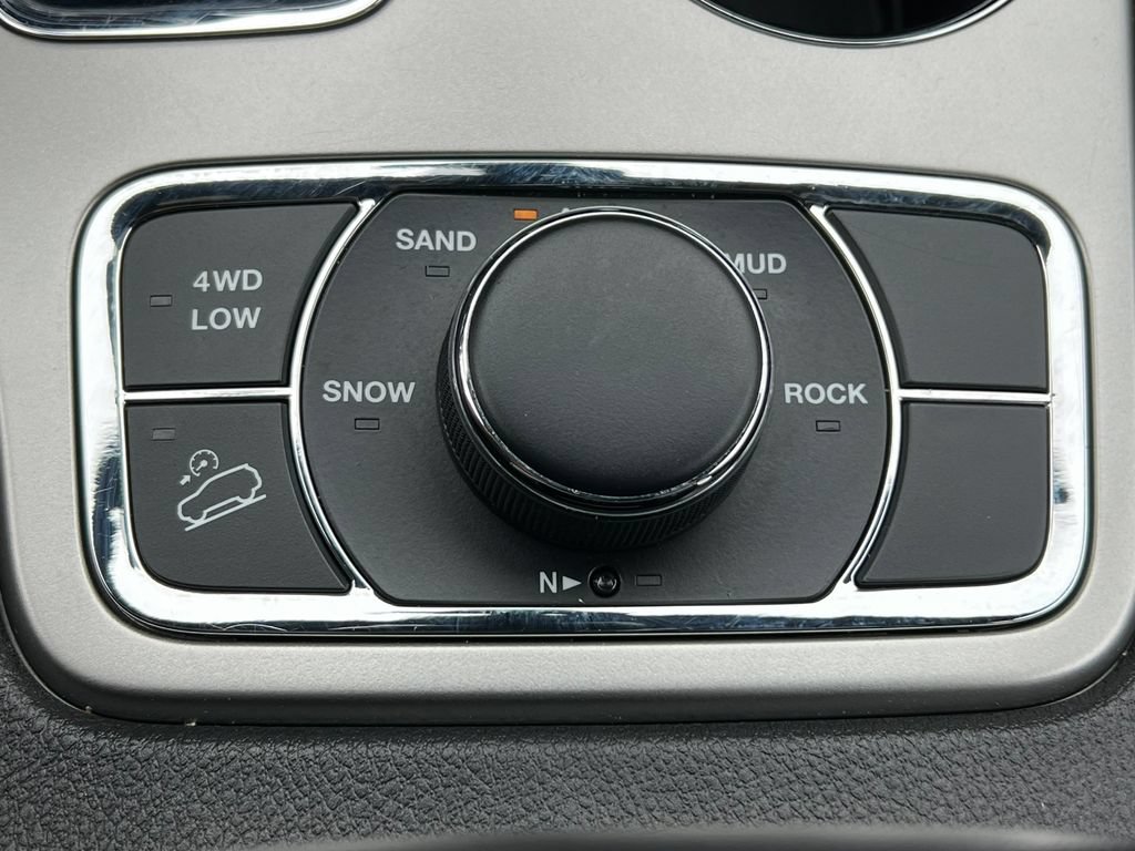 Used 2019 Jeep Grand Cherokee Limited w/ Trailer Tow Group IV AWD/4WD image 33