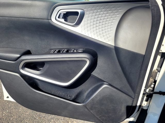 Used 2021 Kia Soul LX FWD image 13