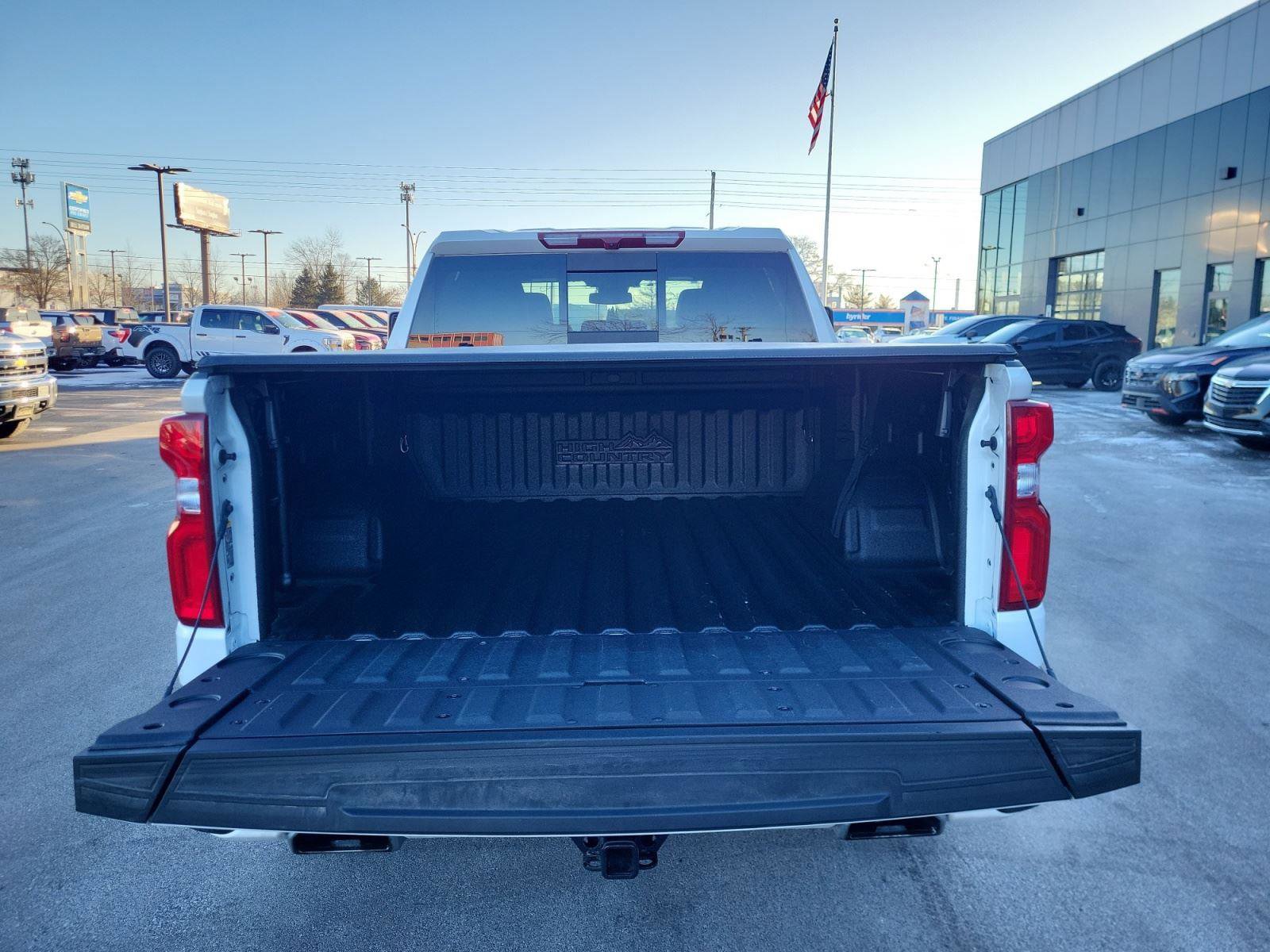 Used 2024 Chevrolet Silverado 1500 High Country w/ High Country Premium Package image 32