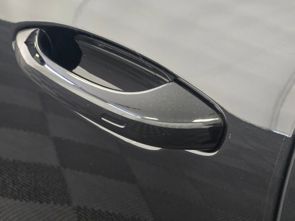 Certified 2025 Porsche Cayenne image 24